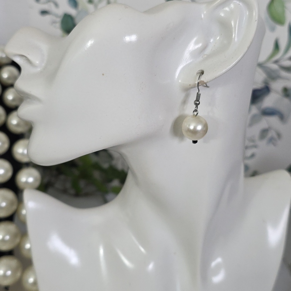 Large Statement Multi Strand Chunky Pearl Necklace and Earrings Set - Picture 15 of 15